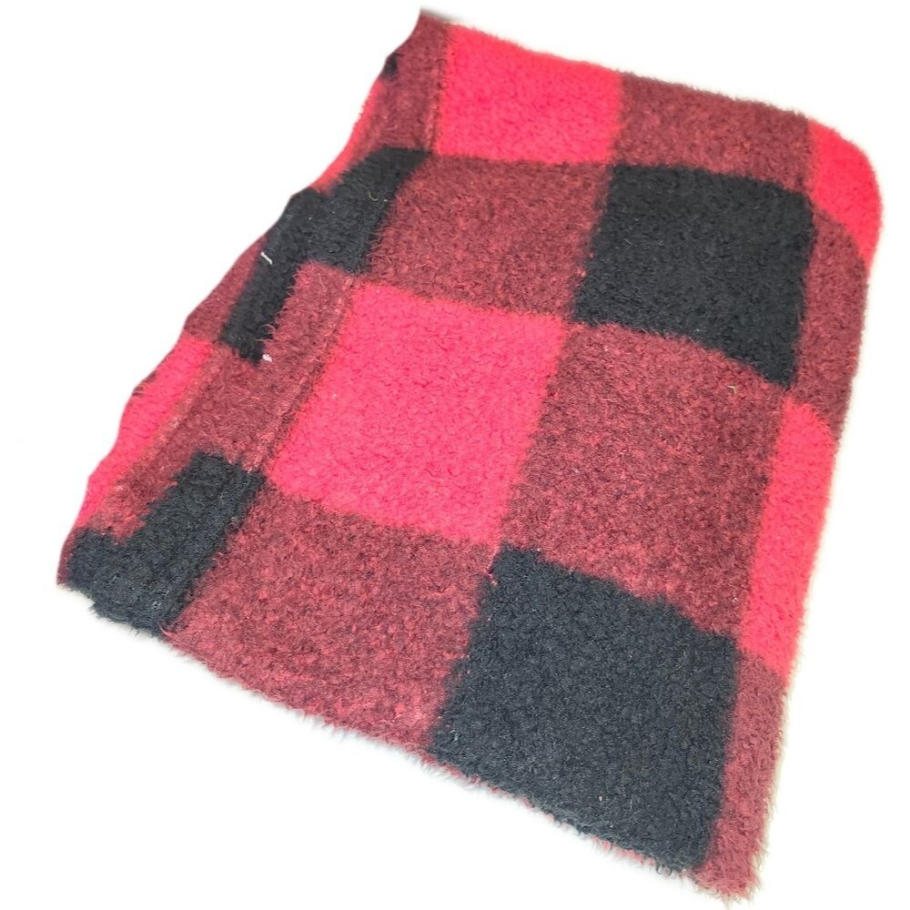 American Eagle Outfitters Red & Black Buffalo Check Fuzzy Fleece Blanket